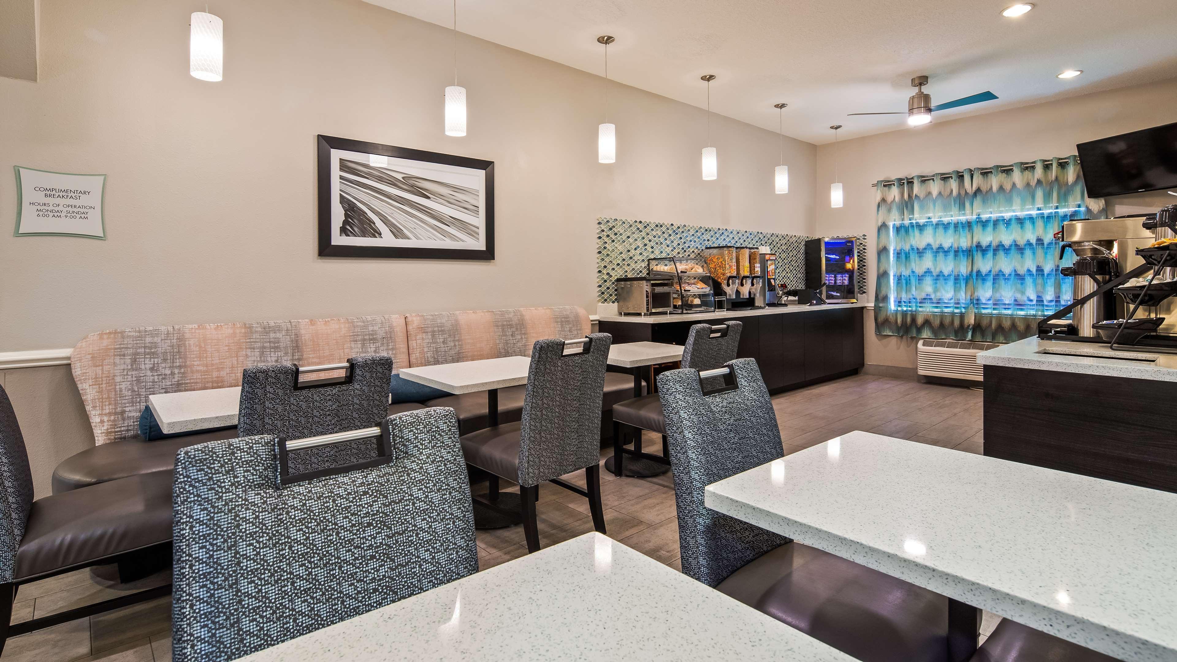 Best Western Mayport Inn And Suites Atlantic Beach Exterior photo