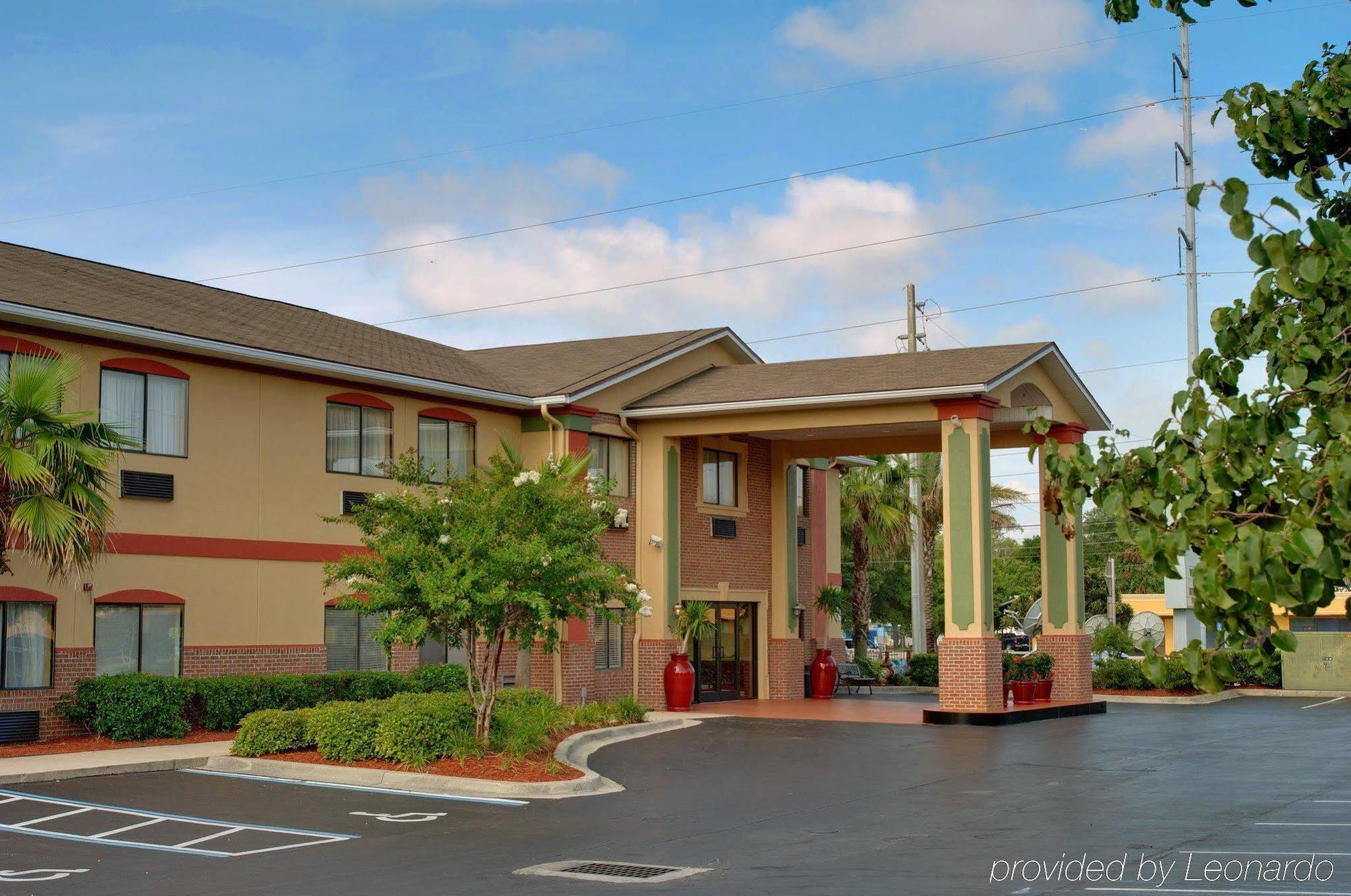 Best Western Mayport Inn And Suites Atlantic Beach Exterior photo