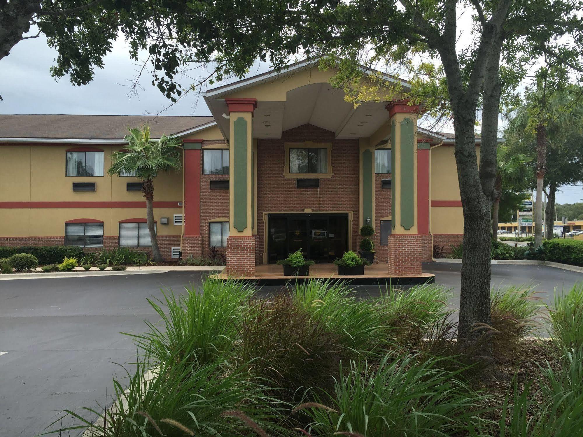 Best Western Mayport Inn And Suites Atlantic Beach Exterior photo