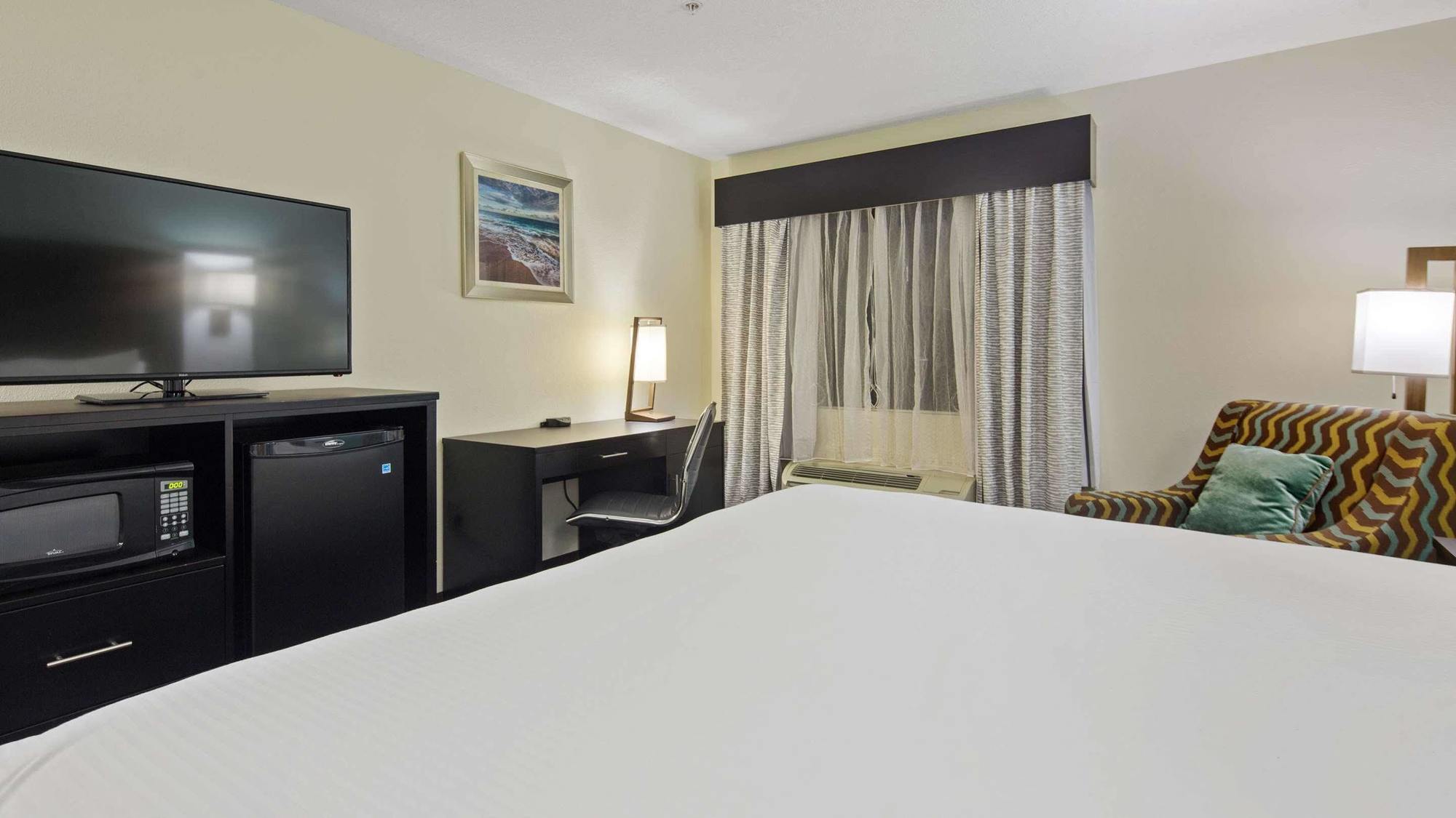 Best Western Mayport Inn And Suites Atlantic Beach Exterior photo